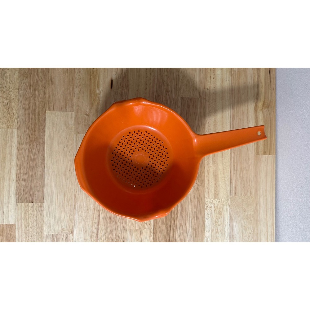 Vintage Rubbermaid 2930 Orange Plastic Colander Strainer Retro Kitchen Handle